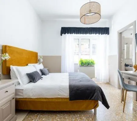 Next Stop Vatican Гостевой дом 3*